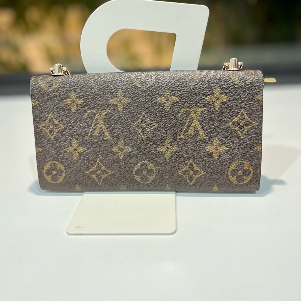 Authentic Vintage Louis Vuitton Monogram Bifold Wallet on Chain. - Picture 7 of 14